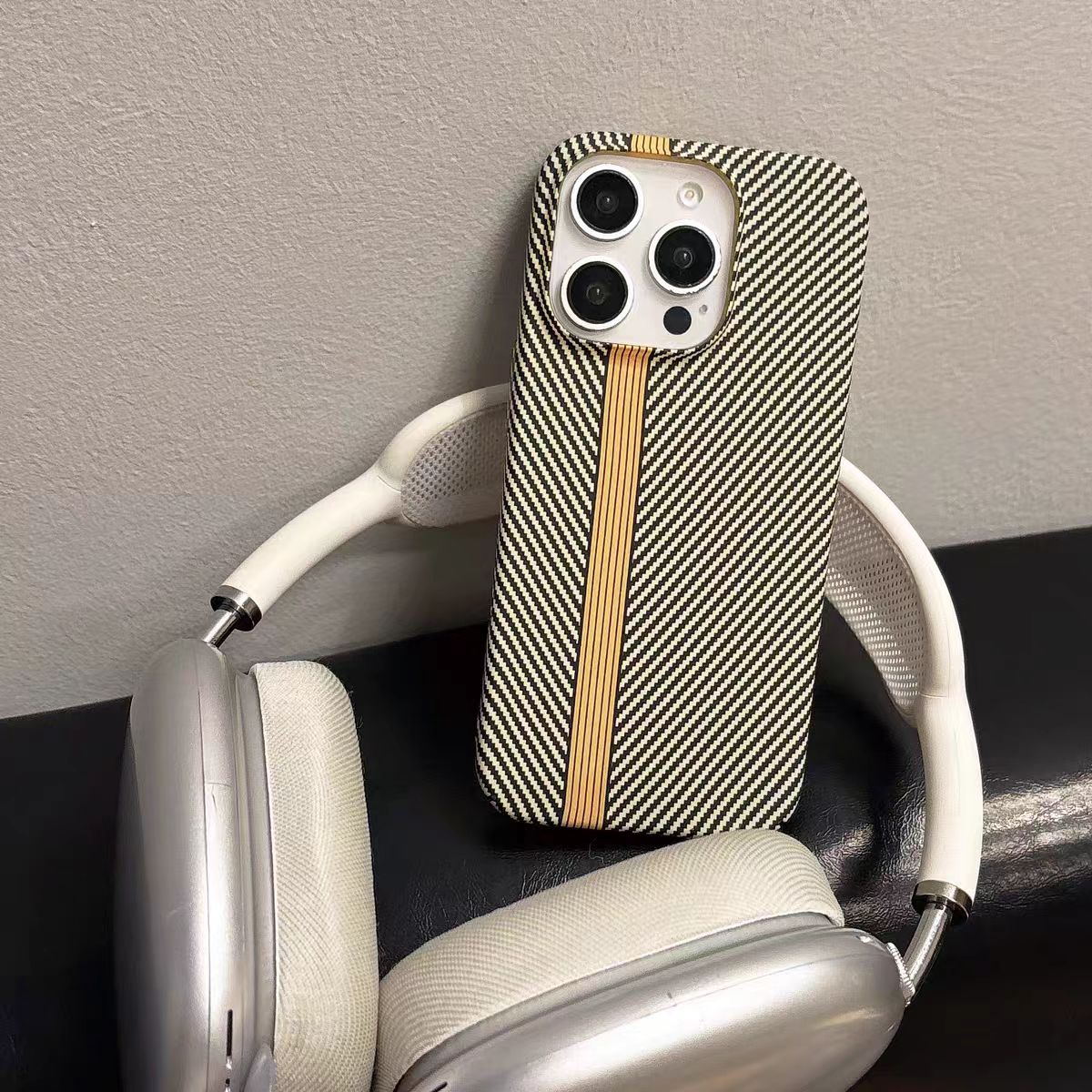 Minimalist Color-Block Carbon Fiber Pattern Phone Case